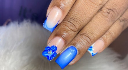 Dynamic Nails