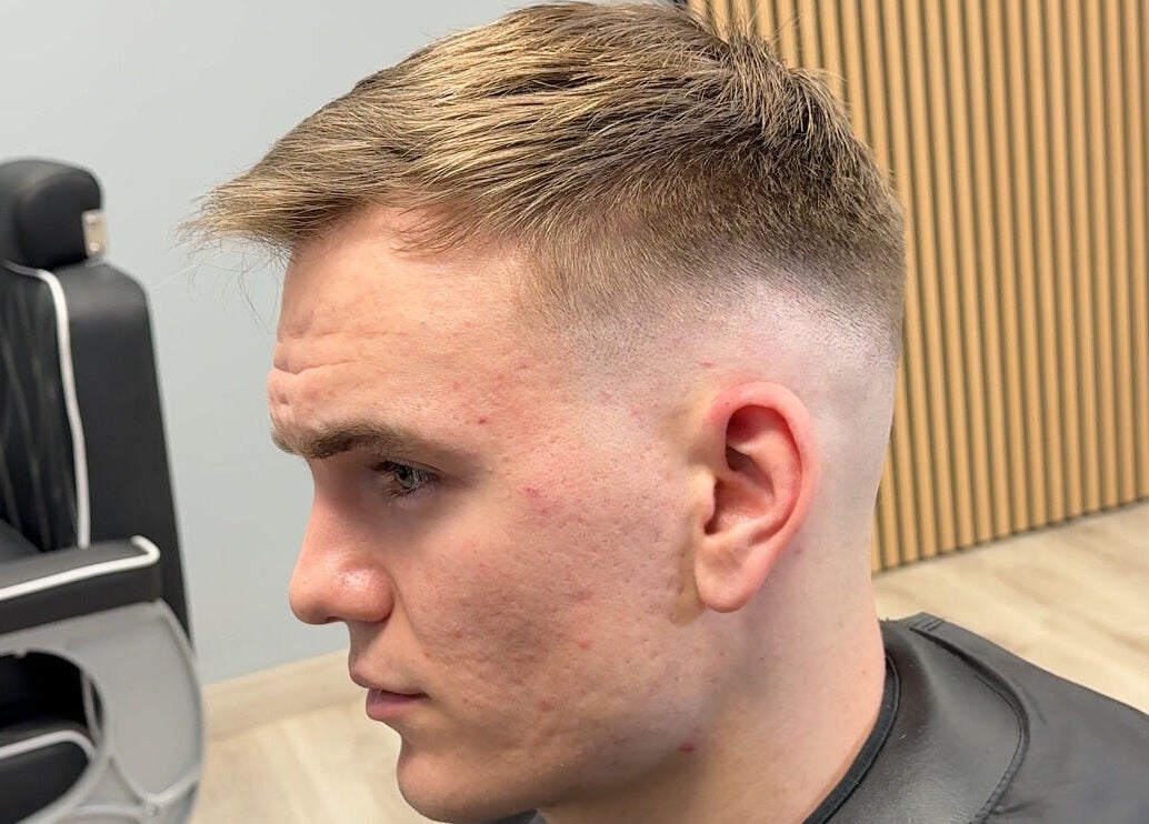 Corte de pelo moderno en Urban Cuts, Madrid, Comunidad De Madrid, ES.