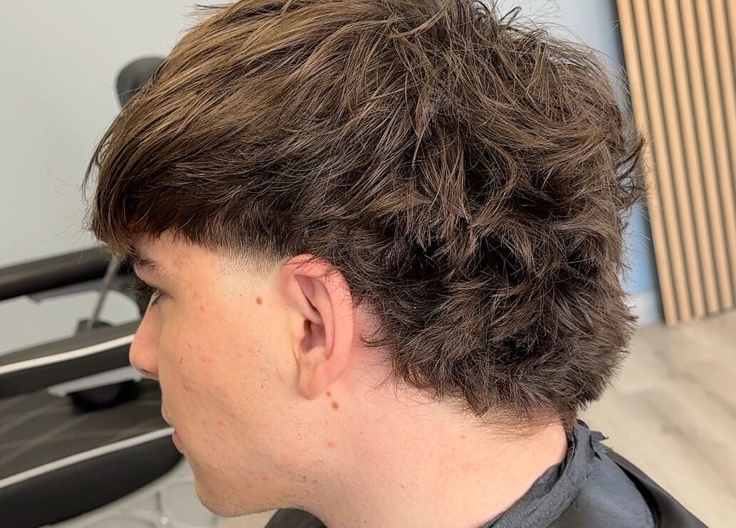 Corte de cabello moderno en Urban Cuts, Madrid, Comunidad De Madrid, ES.