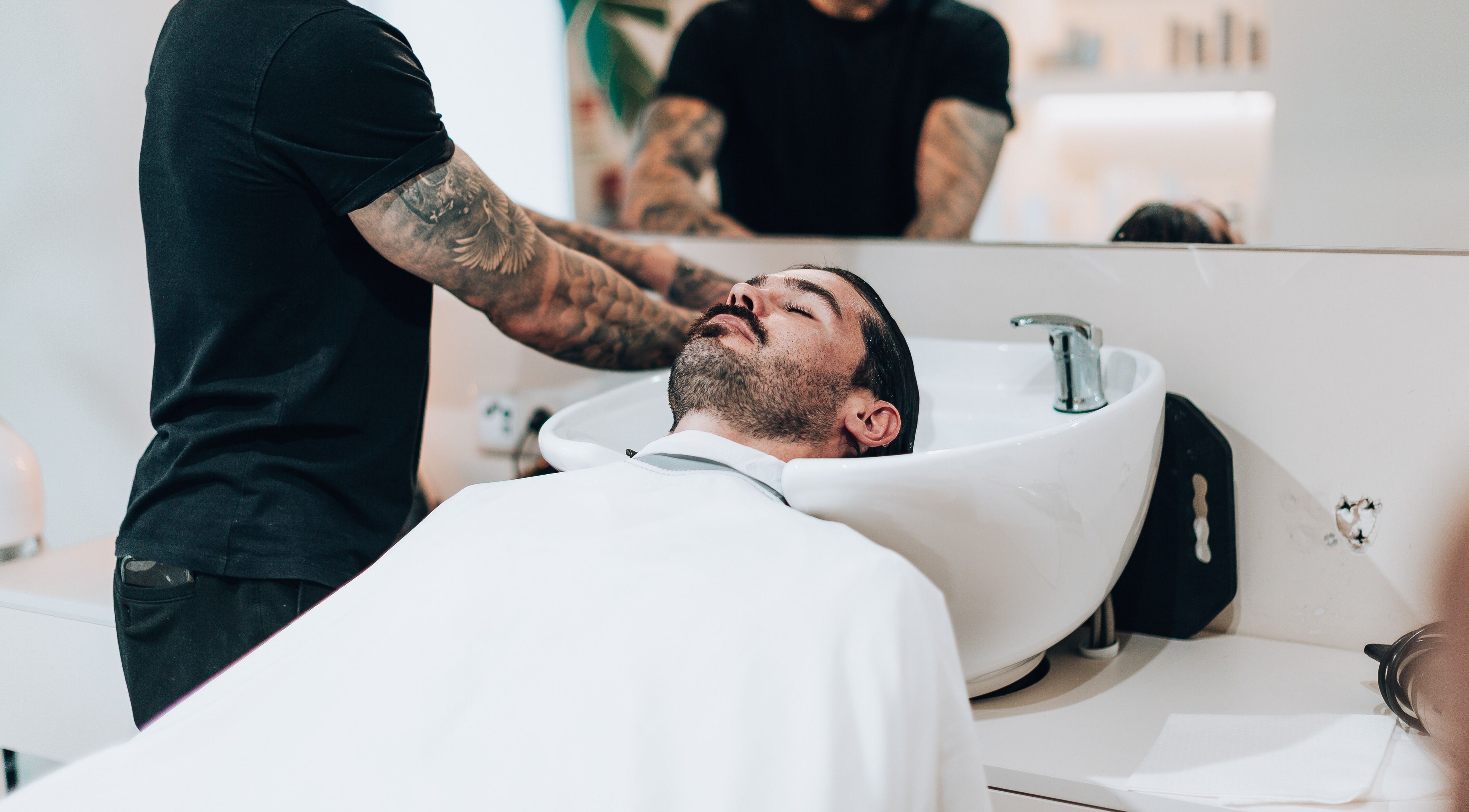 Gentle hair wash at Barbieri Barbershop & SPA, Lisboa, Lisboa, PT. Relaxing salon experience.