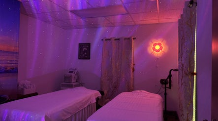 Magic Massage & Facial