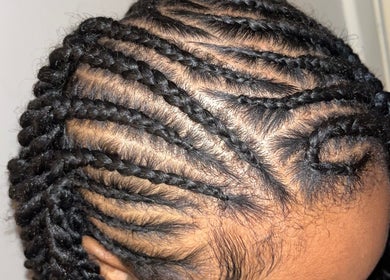 Tresses africaines soignées chez Beauté par Tiana à Corbeil-Essonnes, Île-de-France, FR.