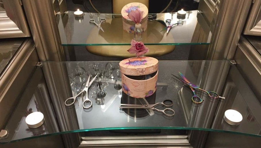 Beauty Salon C&G image 1