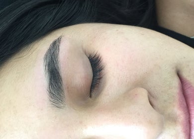 Cejas perfectamente definidas en Adryana Studio, Santiago, Región Metropolitana, CL.