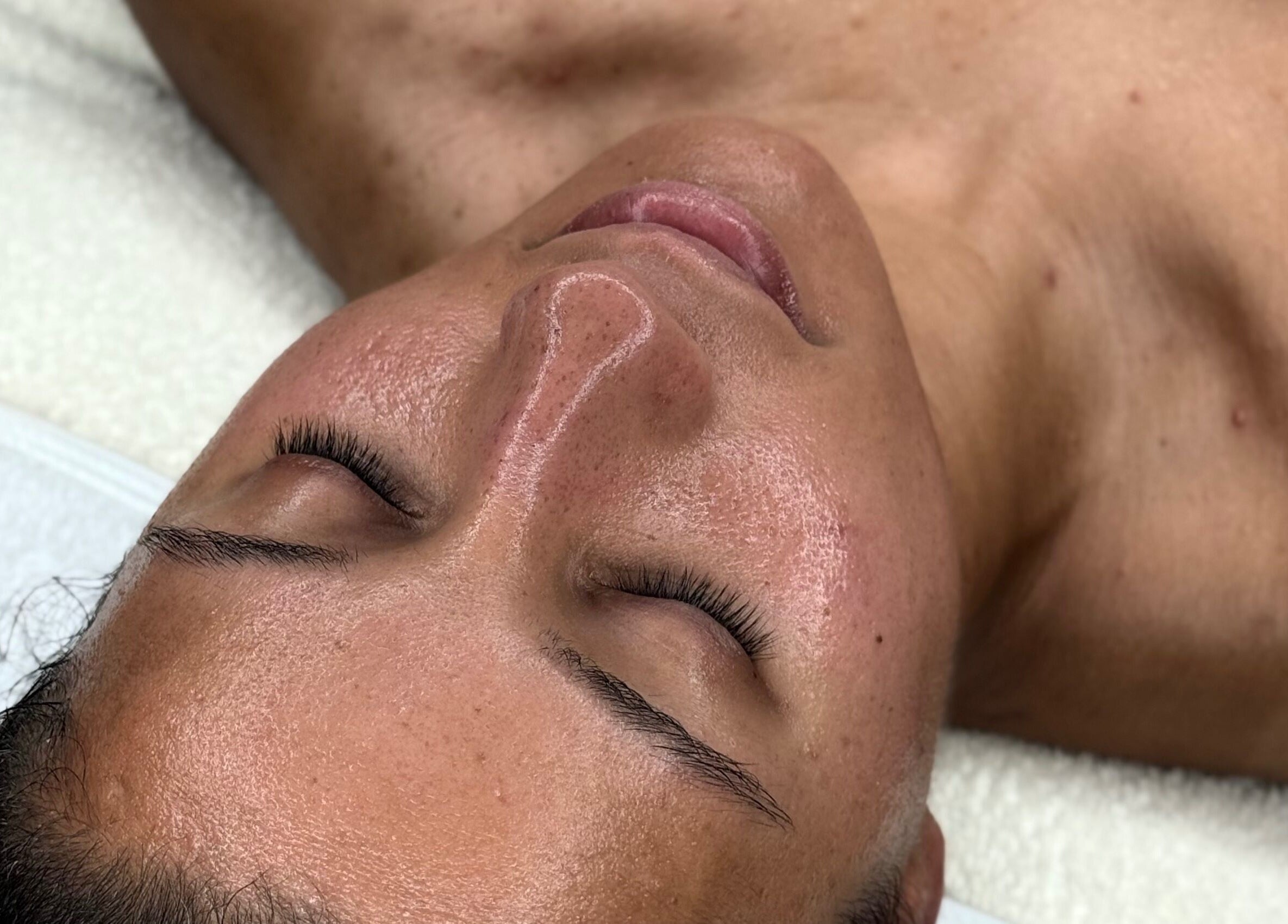 Relaxing facial treatment at The NUE Edit @ Fine Strokes in Chadderton, Oldham, England, GB.