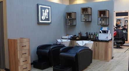 Hair Avenue Gents Salon imagem 2