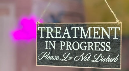 'Treatment in Progress' sign at What the Fluff! Lashes & Brows in Nottingham, England, GB.