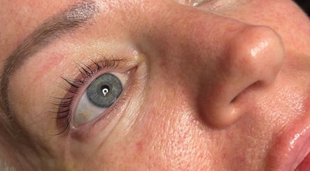 Raise 'Em Brows and Lashes image 3