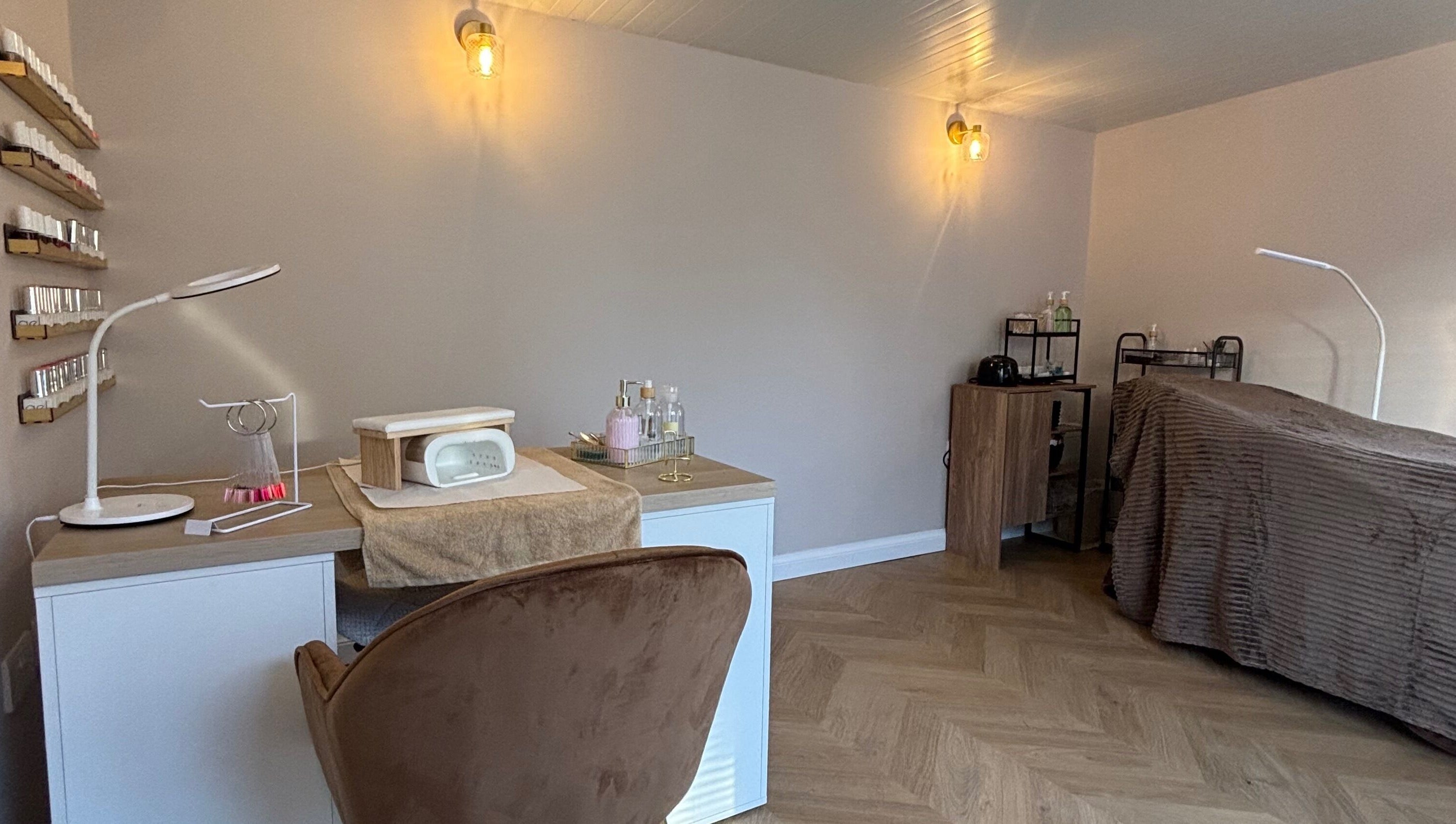 Glow Beauty by Lorna in Cleethorpes, England, GB, featuring a tranquil nail station and treatment bed.
