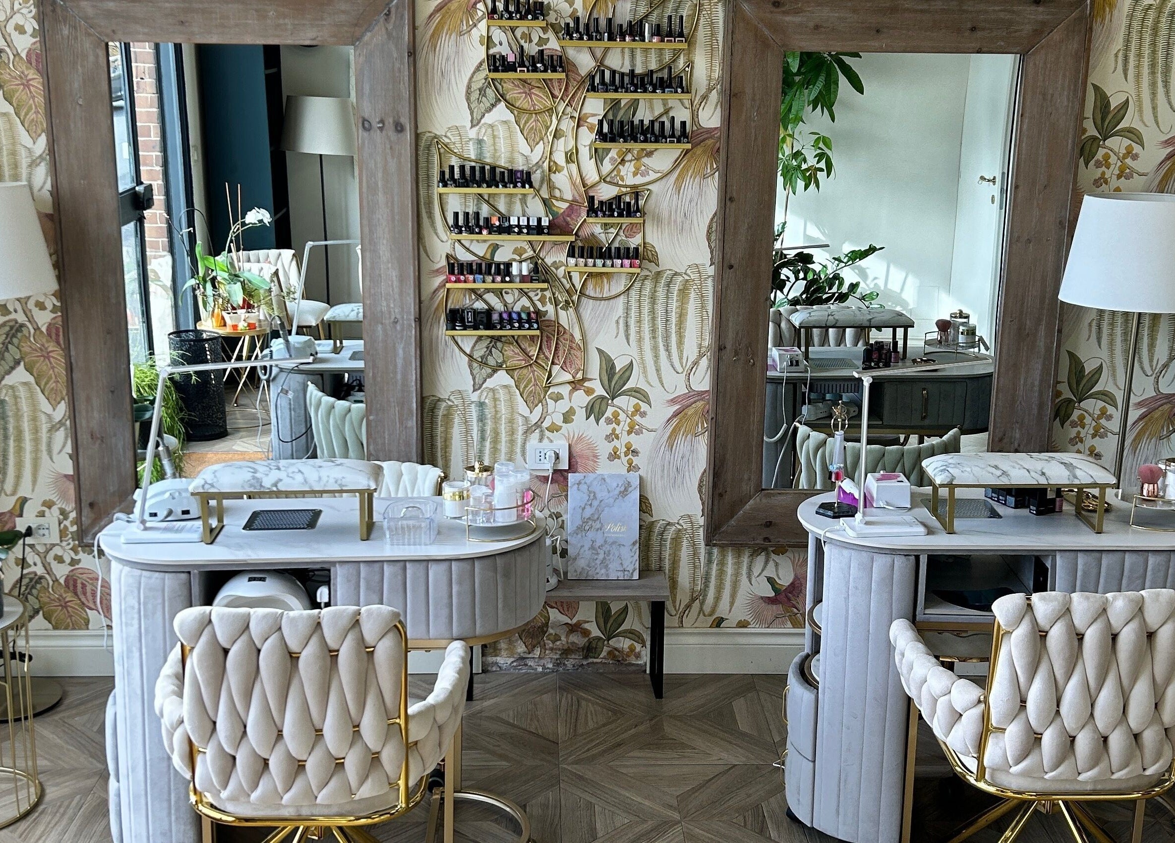 Elegante postazione unghie presso Gabriel beauty&relax, Milano, Lombardia, IT.