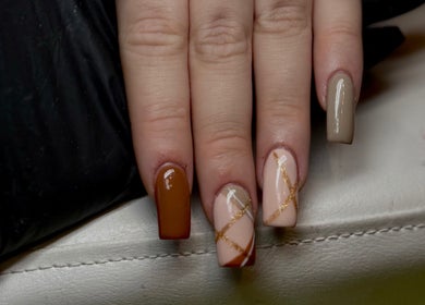 Elegant brown and gold nail art at Lvy Luxe Nails, Swindon, England, GB.