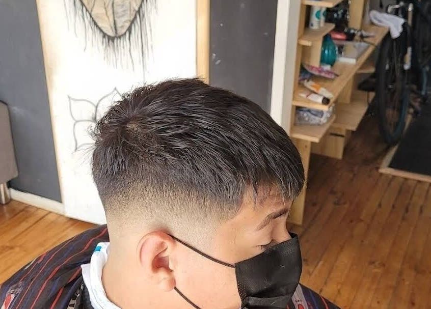 Corte de cabello moderno en Barberia Alquimista, San Pedro De La Paz, Bío Bío, CL.