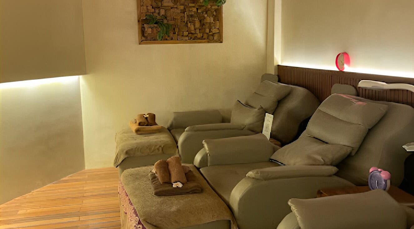 Cozy massage chairs at Spa Central Baloi, Kepulauan Riau, ID for ultimate relaxation and wellness.