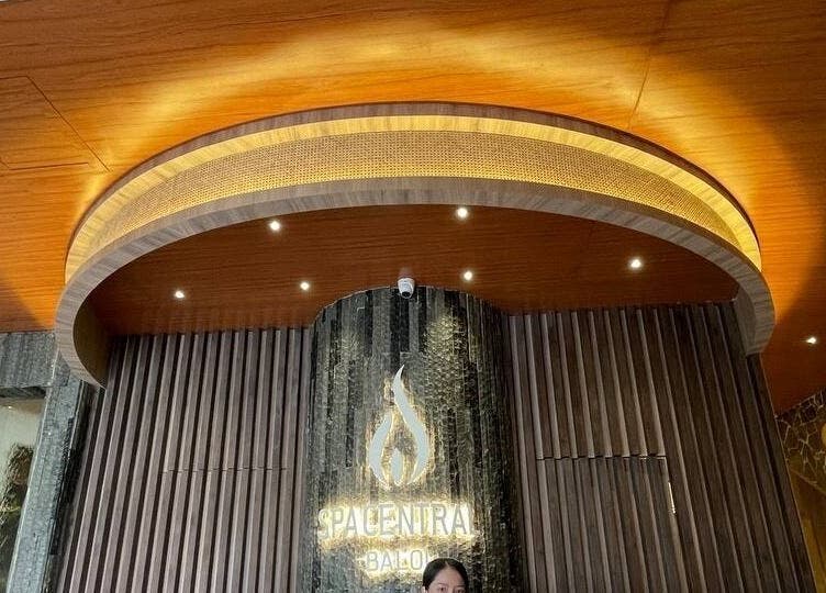 Sophisticated interior ceiling design at Spa Central Baloi in Kepulauan Riau, Kepulauan Riau, ID.