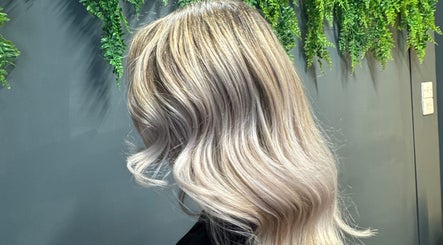 Hair By Tom slika 2