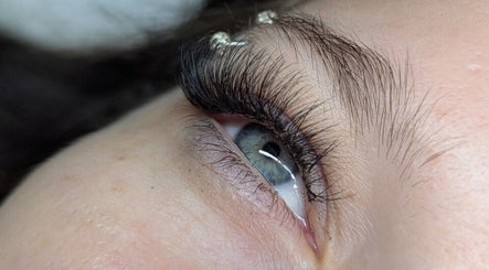 Detailed eyelash extension work at Country Lashes, Warburg, Alberta, CA, showcasing beauty enhancement.