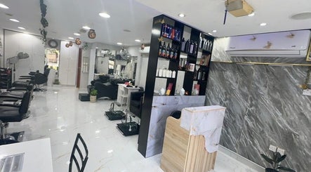 Image de Razzle Dazzle Ladies Beauty Salon 3