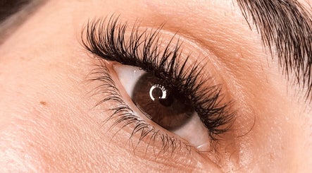 Lash Generation image 3