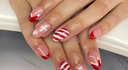 Lolasgelnails image 2