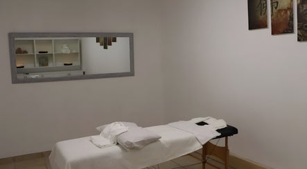 Zazi Beauty Center image 3