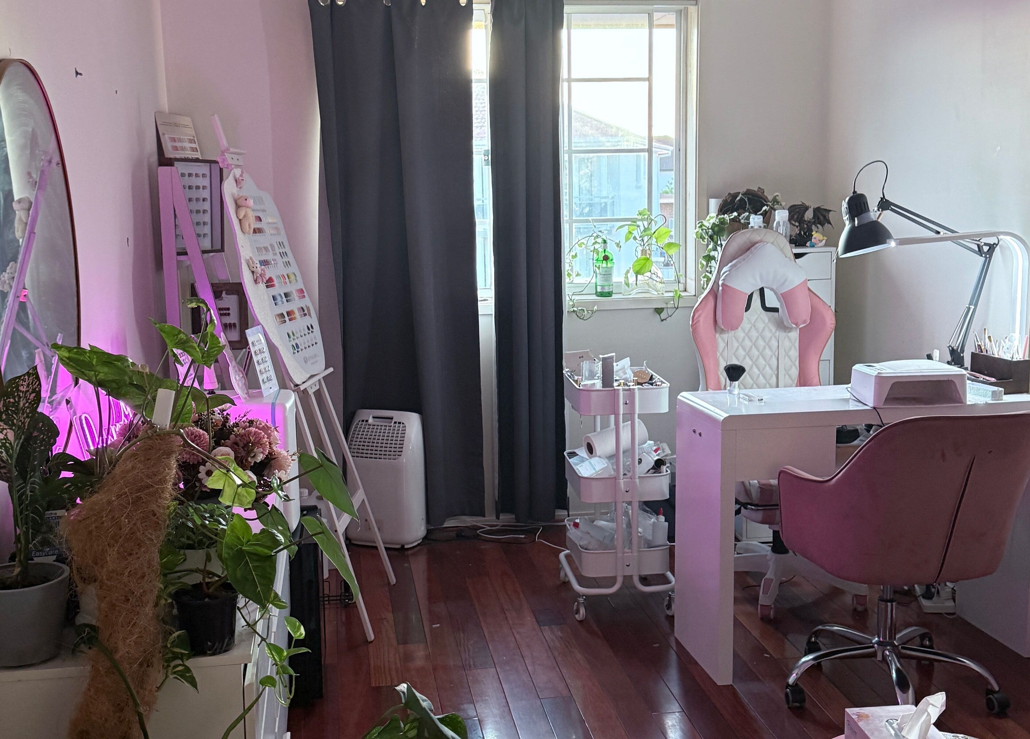 Nails.Room39 in Green Valley, New South Wales offers a stylish, plant-filled workspace for premium nail services.