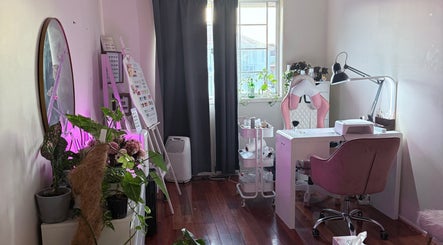 Nails.Room39 in Green Valley, New South Wales offers a stylish, plant-filled workspace for premium nail services.