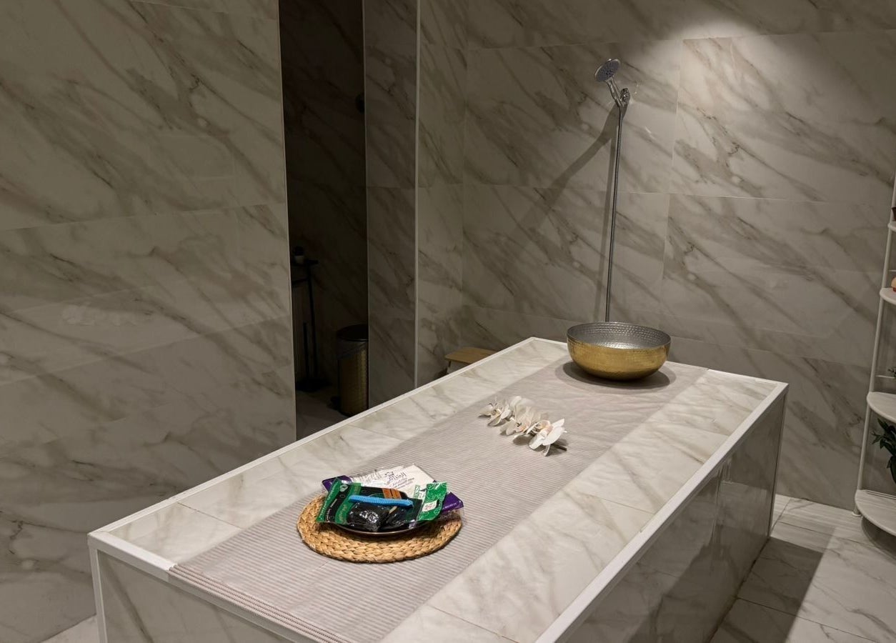 Elegant spa room at Rosoleen Beauty&Spa صالون روزولين, الرياض, Riyadh Province, SA with marble decor.