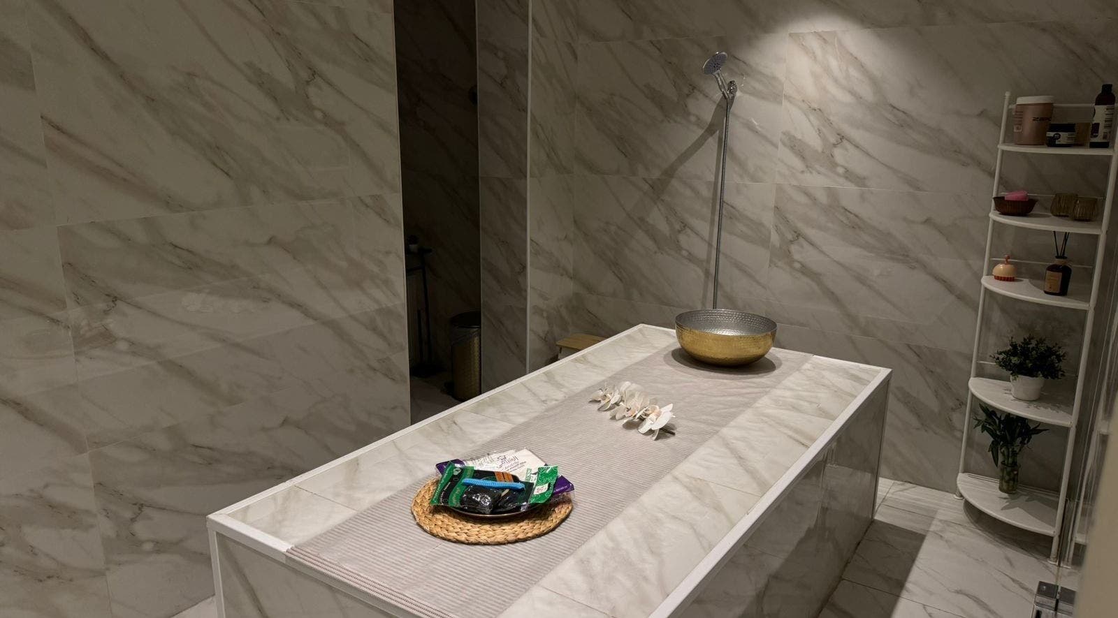 Elegant spa room at Rosoleen Beauty&Spa صالون روزولين, الرياض, Riyadh Province, SA with marble decor.