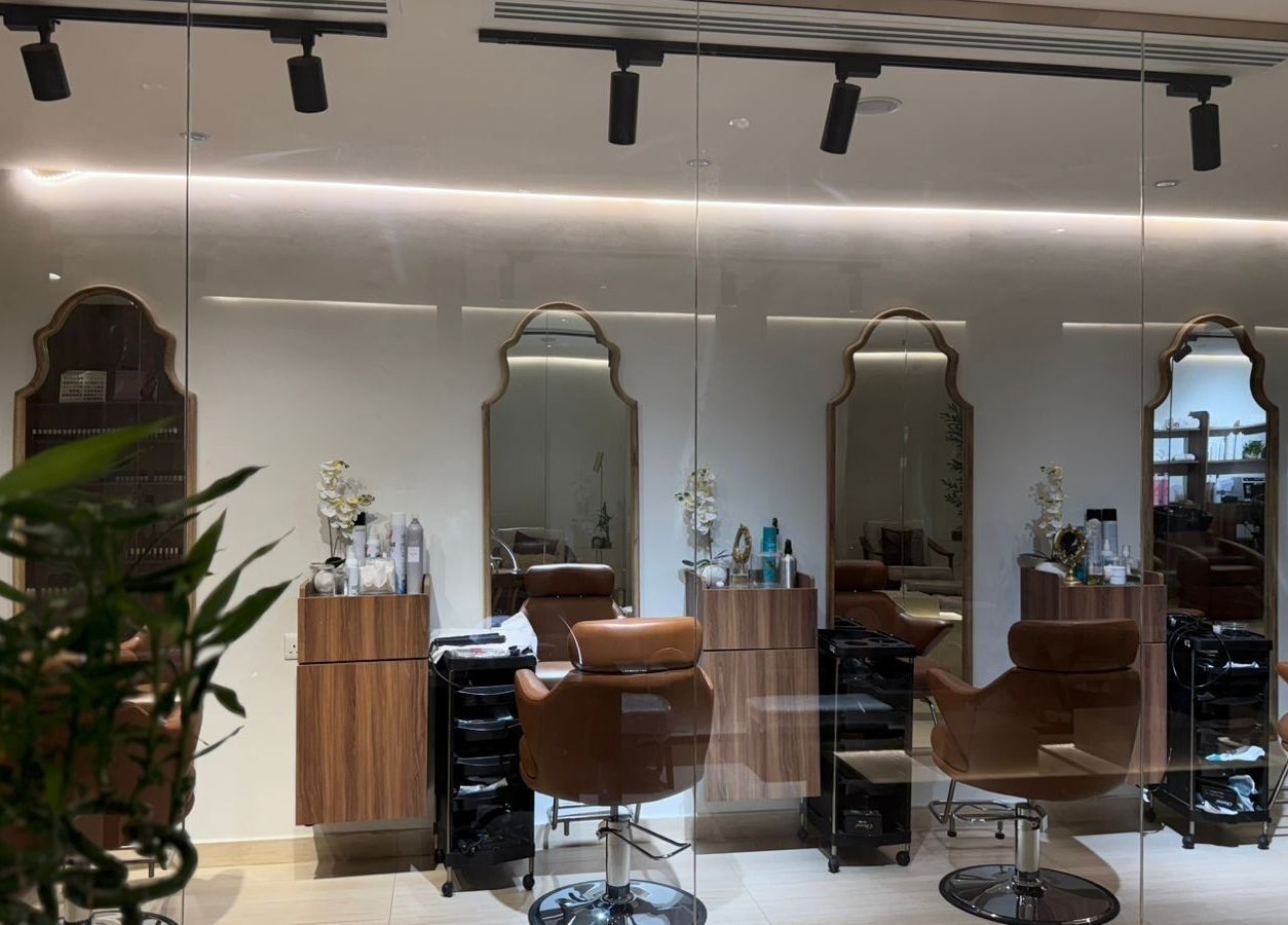 Modern salon interior with mirrors at Rosoleen Beauty&Spa صالون روزولين, الرياض, Riyadh Province, SA.