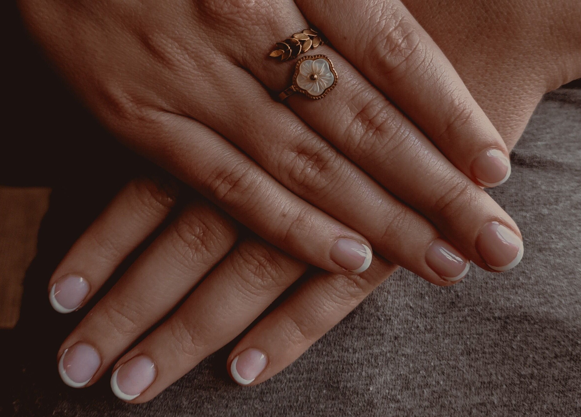 Manucure élégante réalisée à Le Petit Atelier, Saint-aubin-de-médoc, Nouvelle-aquitaine, FR.