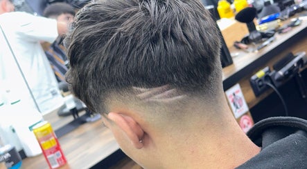 Mark Fadez Barbershop image 3