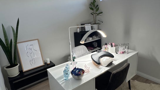 MONA Nail Studio