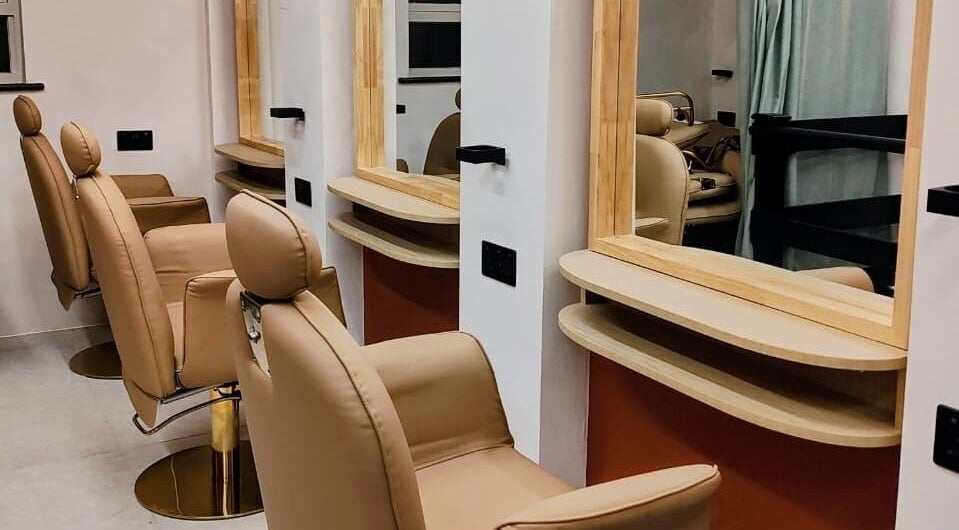 Luxurious salon chairs and mirrors at Zulu Bonita, London, England, GB.