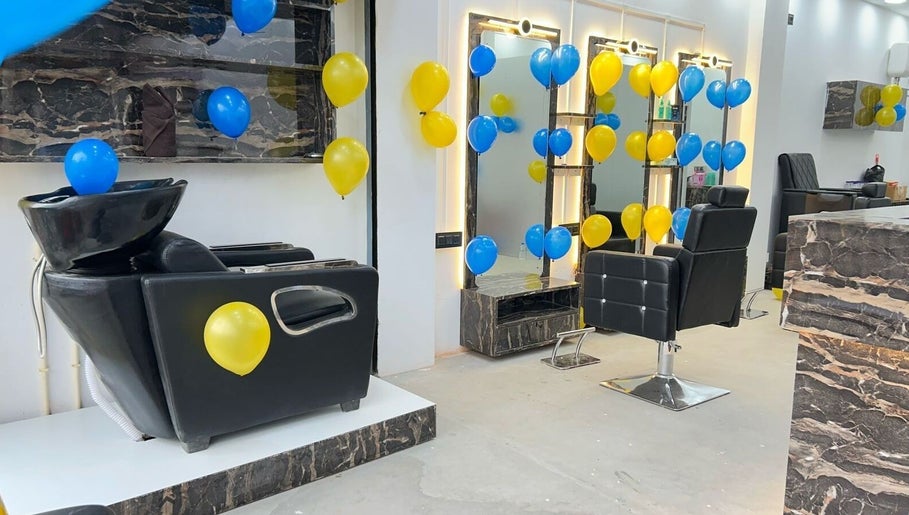 Shanti H&B Unisex Salon image 1