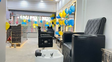 Shanti H&B Unisex Salon image 2