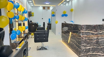 Shanti H&B Unisex Salon image 3