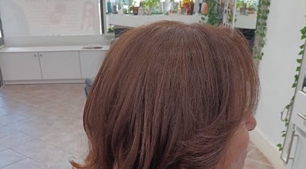 hình ảnh 2 của Beautiful Nails & Hair