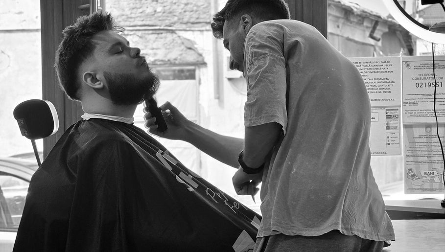 BUZY BARBER STUDIO, bilde 1