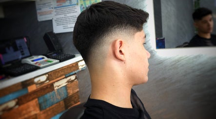 BUZY BARBER STUDIO, bilde 3