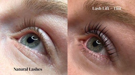 Lash Lift Goddess in Burnaby, BC, CA, showcases natural lash vs. lash lift and tint results.