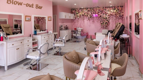 Fara’s beauty lounge