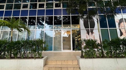 Salon de Buti