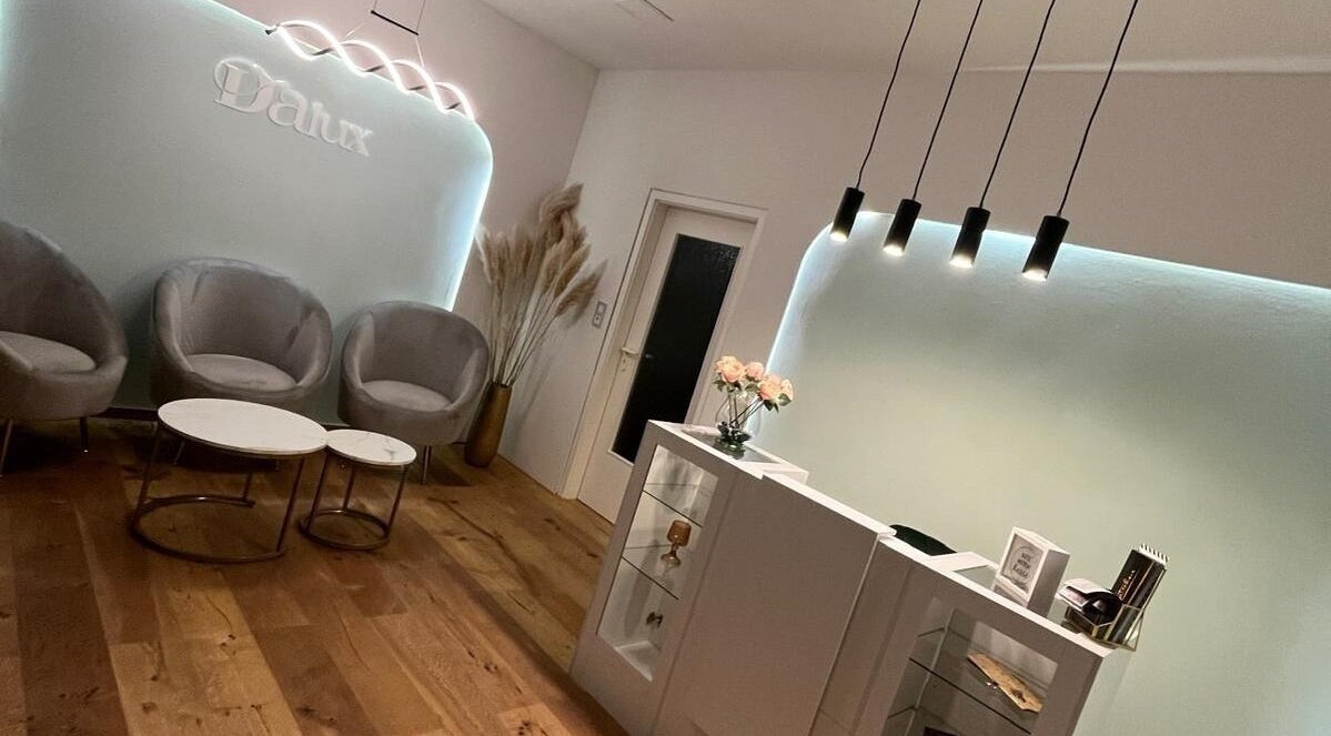 Moderner Empfangsbereich bei TophotCosmetics Nataliia Popovych, Stuttgart, Baden-Württemberg, DE.