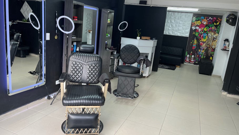 Sl Barber image 1