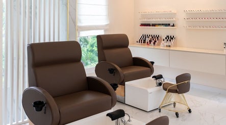 L’institut by Sandrine image 2