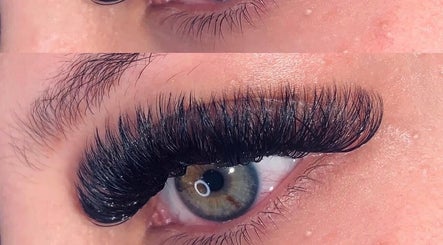 Close-up of eyelash extension at NJ Lash Lounge, Preston, England, GB.