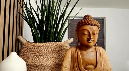 By Angelique l Massage & Energetische behandeling image 3
