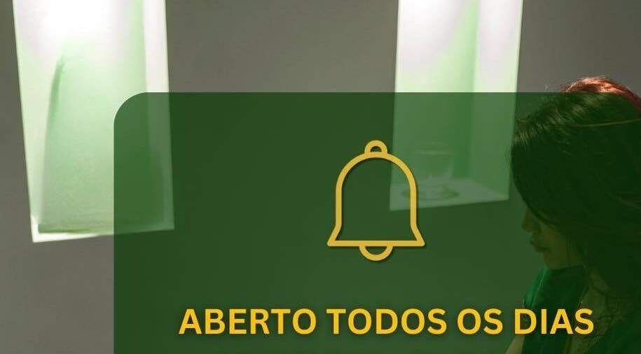 Sabaidee Thai Massage Sagres interior with soothing green lighting, located in Sagres, Faro, PT.