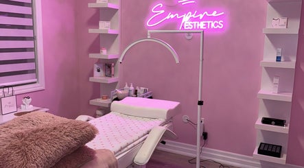 Empire Esthetics, bild 2