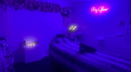Riz Glow